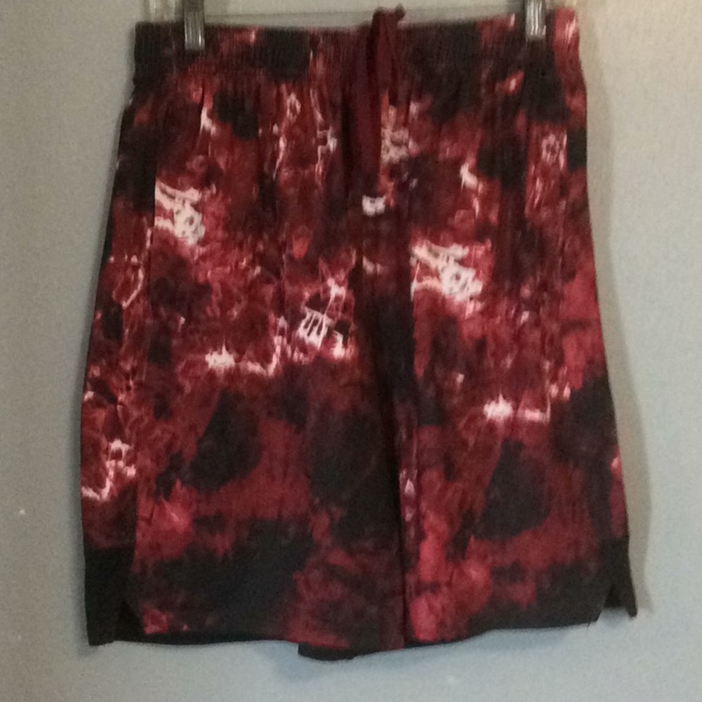 Under Armour Mens Red Black Swim Shorts Sz M